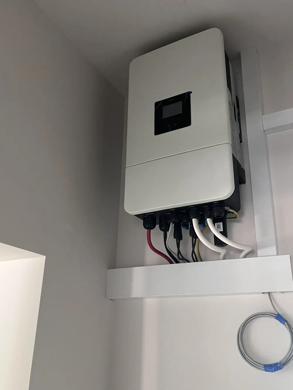 Wykonanie instalacji 5 kW, wraz z magazynem energii – Sulejówek: Falownik hybrydowy Deye